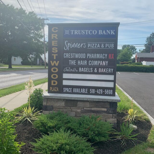 Congratulations to @pearlsalbany on the start of construction at Crestwood Plaza! 👏🎉🥯 #pearlsalbany #pearlsbagelsbakery #littledogadvertising #lda #brandingagency #hospitaltymarketing #restaurantbranding #360branding #albanyny #upstatenewyork